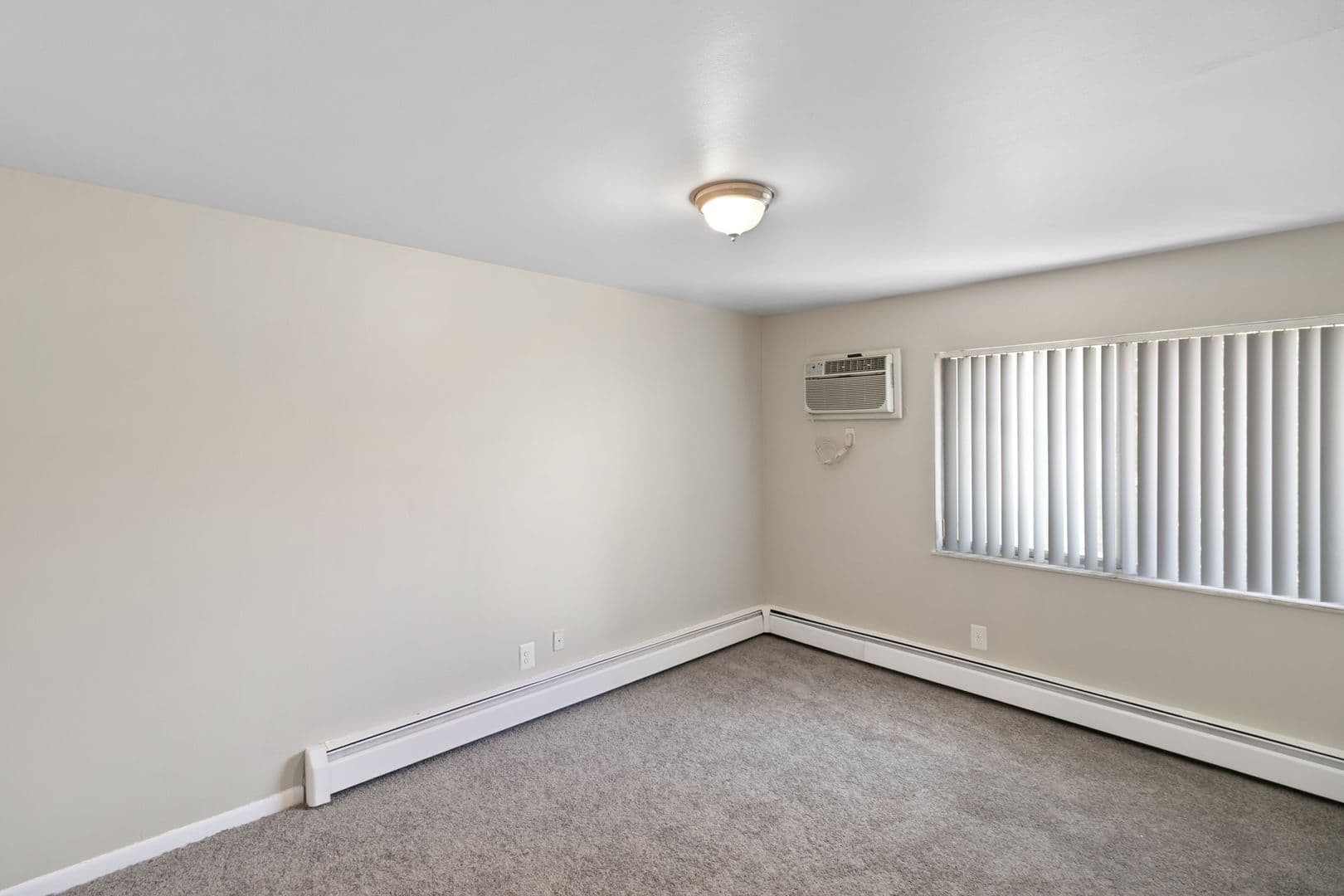 New Baltimore Apartment: 50980 Jefferson