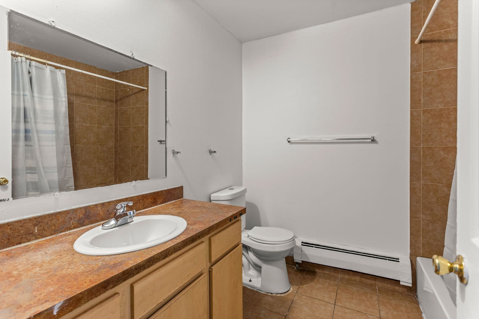 Oak Park Apartment: 21800 Coolidge