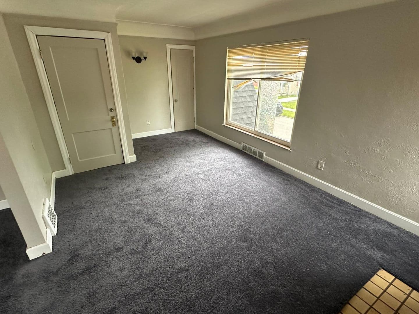 Detroit Apartment: 14262 Coyle