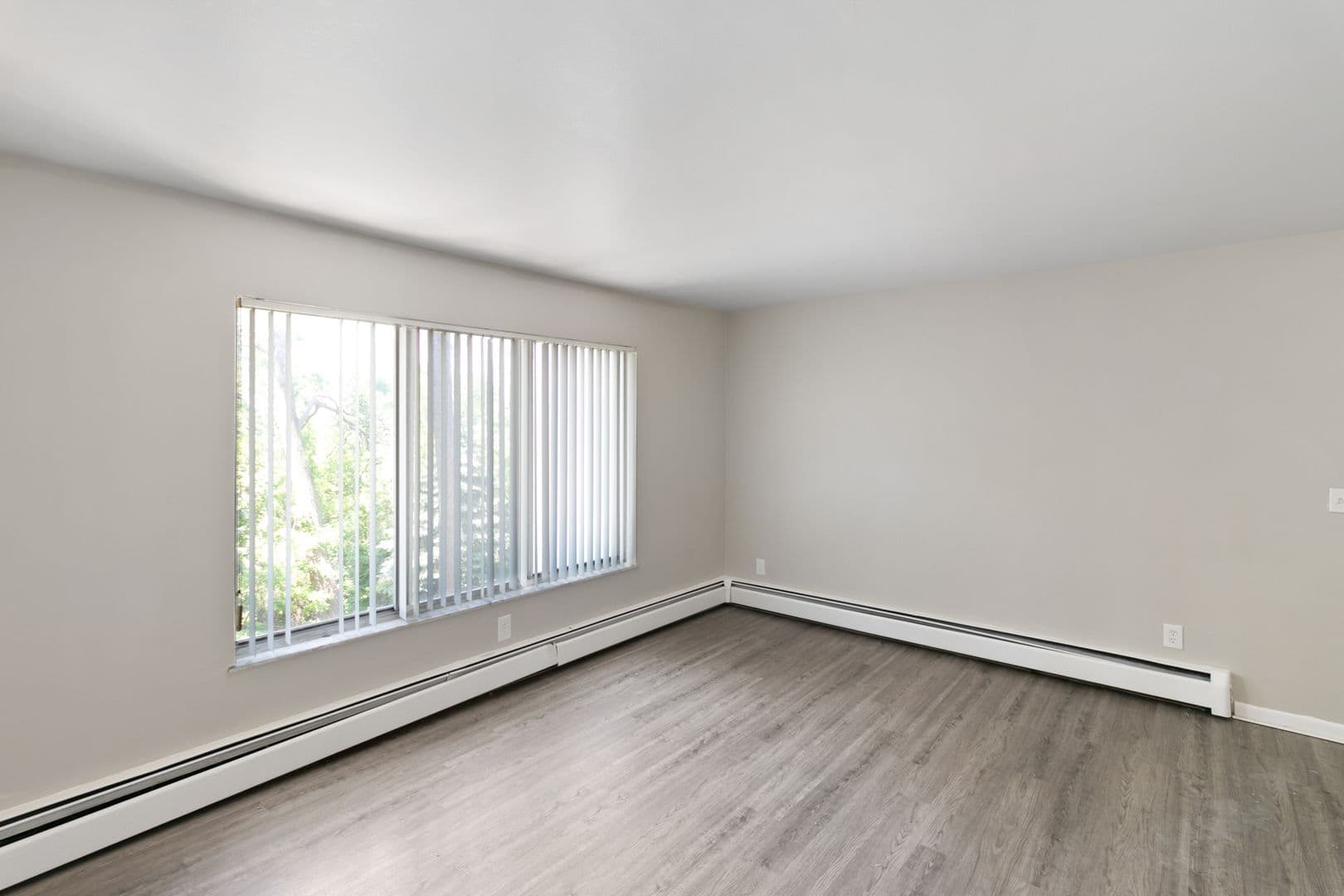 New Baltimore Apartment: 50980 Jefferson