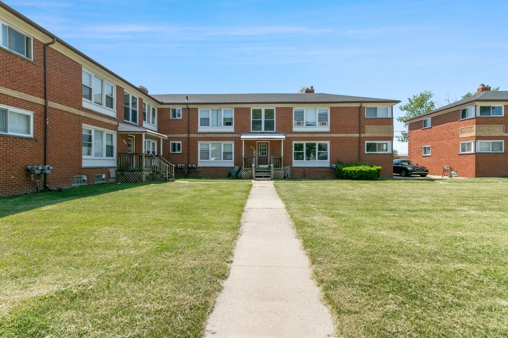 Roseville Apartment: 26221 Pinehurst