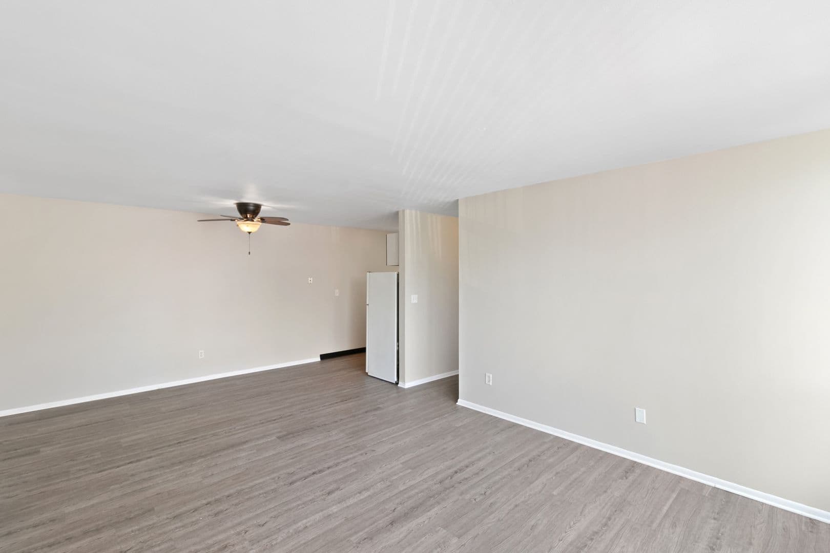 Roseville Apartment: 16840 E Eleven Mile Rd