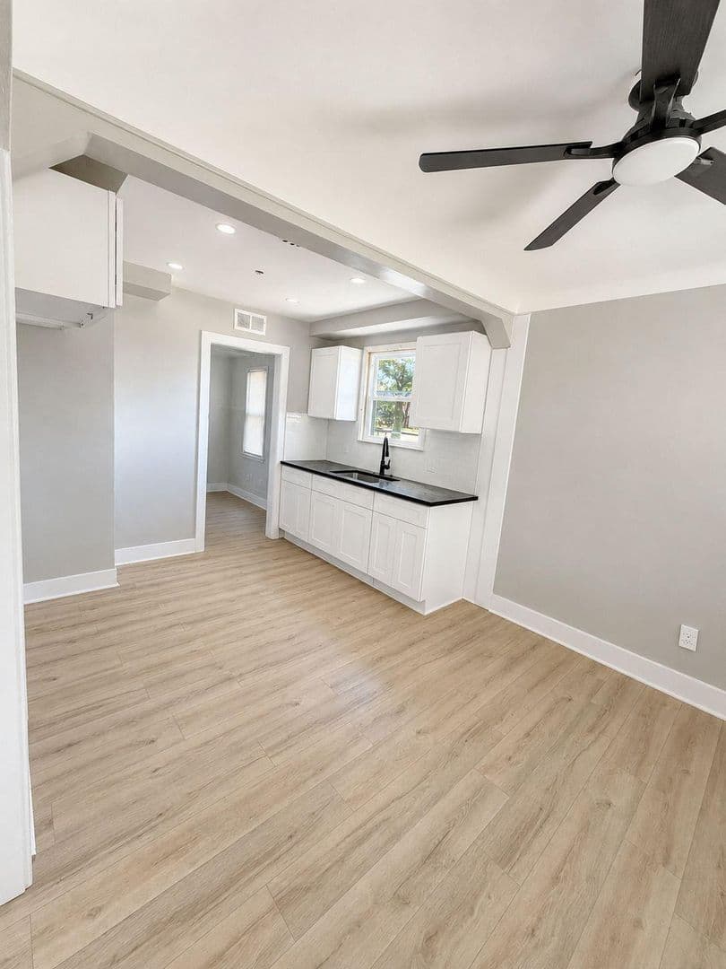 Oak Park House: 13741 W. 10 Mile