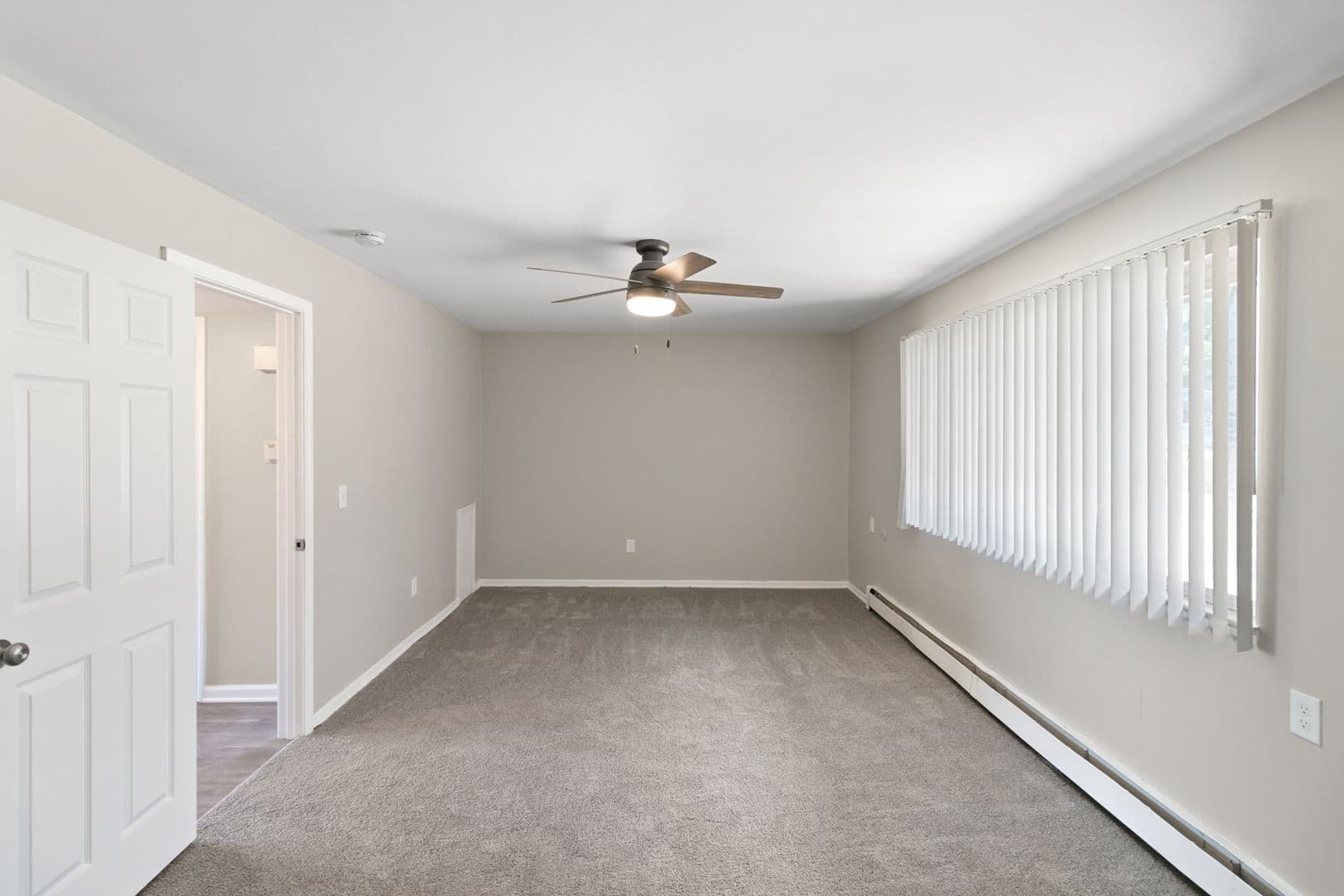 Utica Apartment: 45835 Brownell