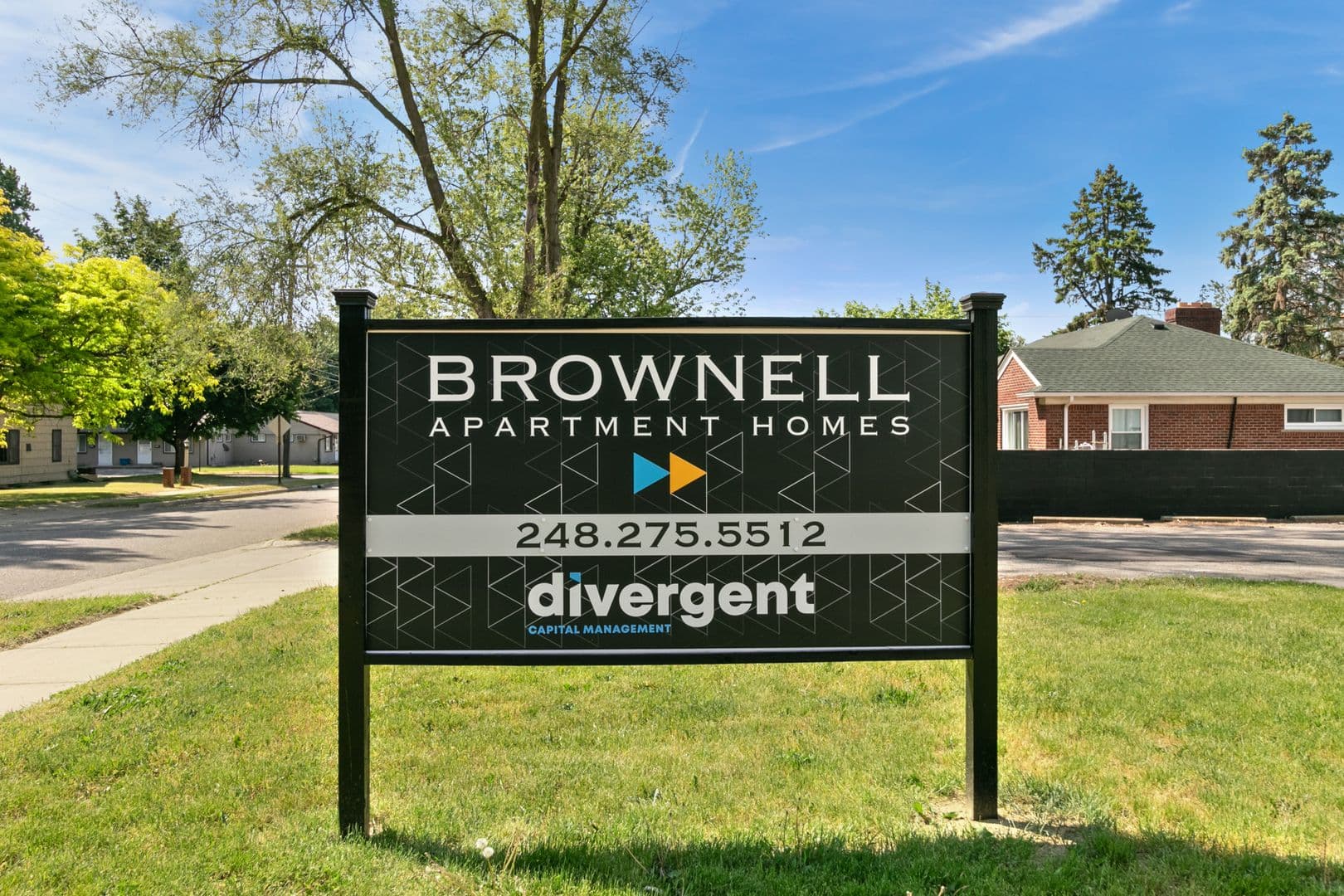 Utica Apartment: 45835 Brownell