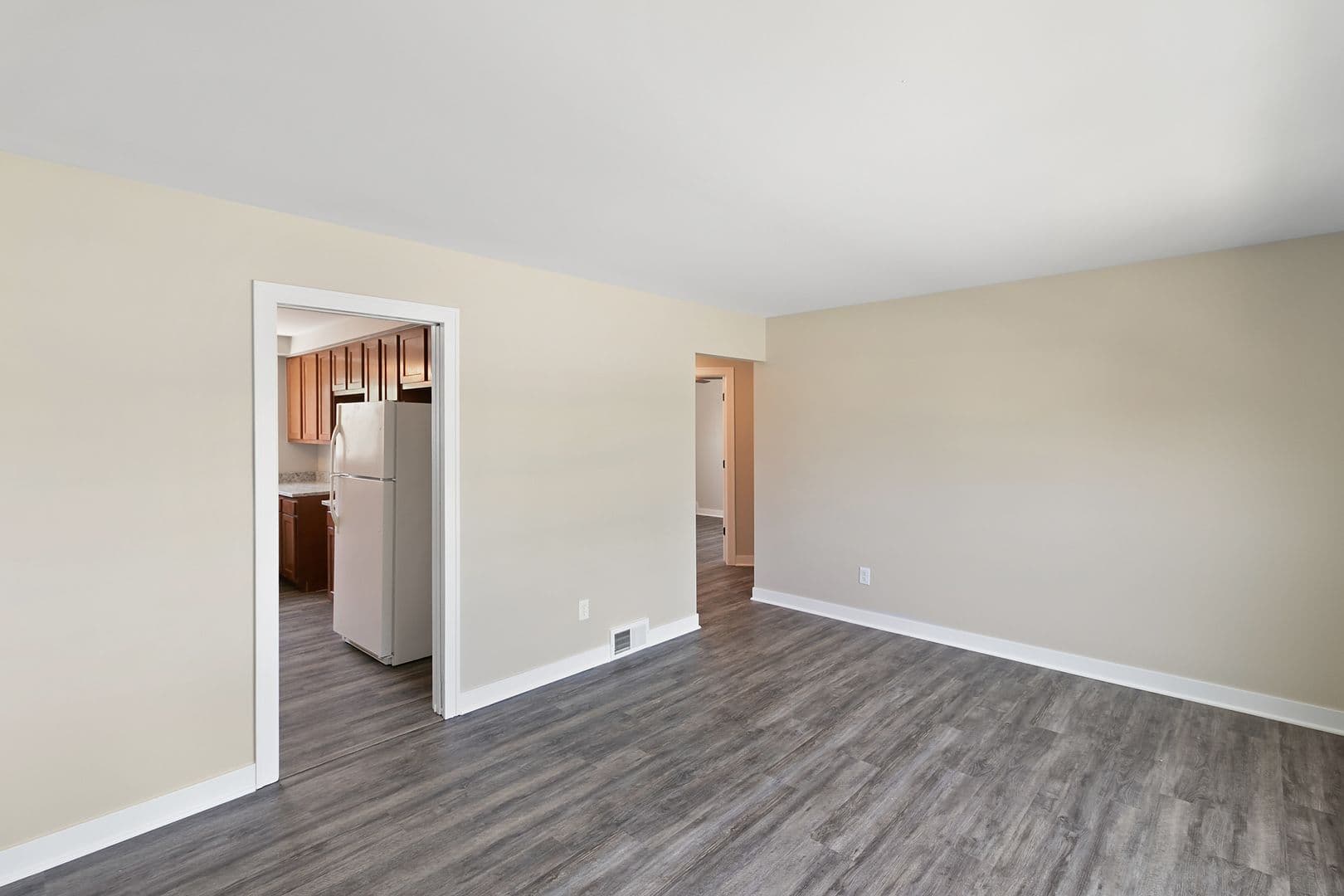 Roseville Apartment: 26221 Pinehurst