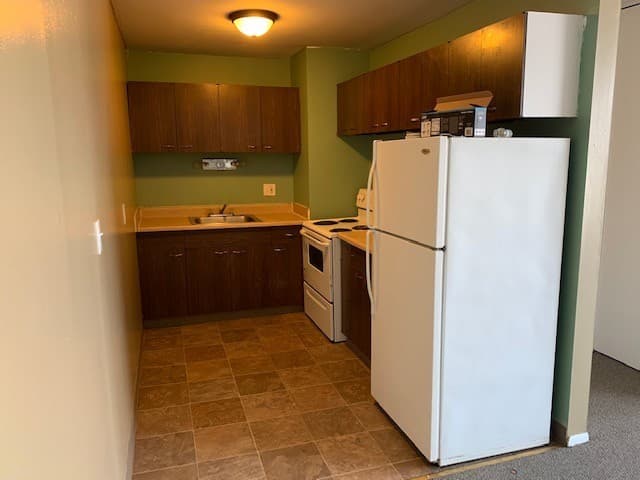 Roseville Apartment: 16840 E Eleven Mile Rd