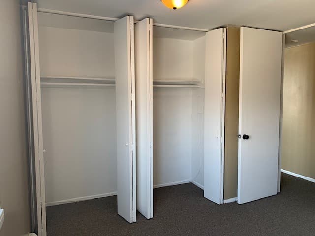 Roseville Apartment: 16840 E Eleven Mile Rd