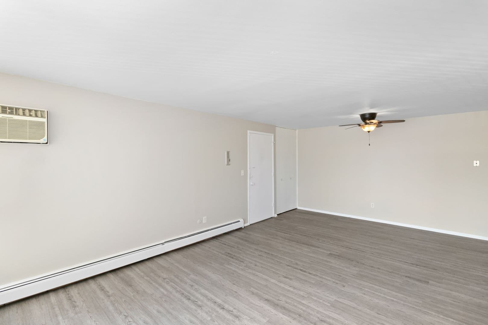 Roseville Apartment: 16840 E Eleven Mile Rd