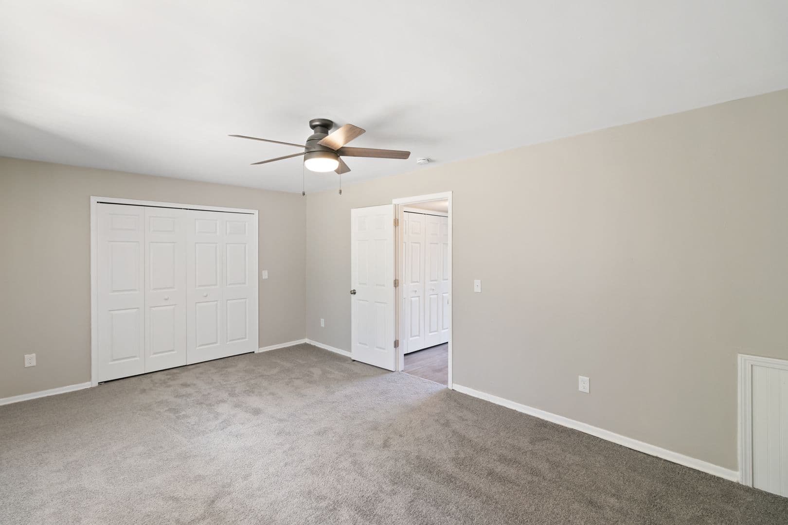 Utica Apartment: 45835 Brownell