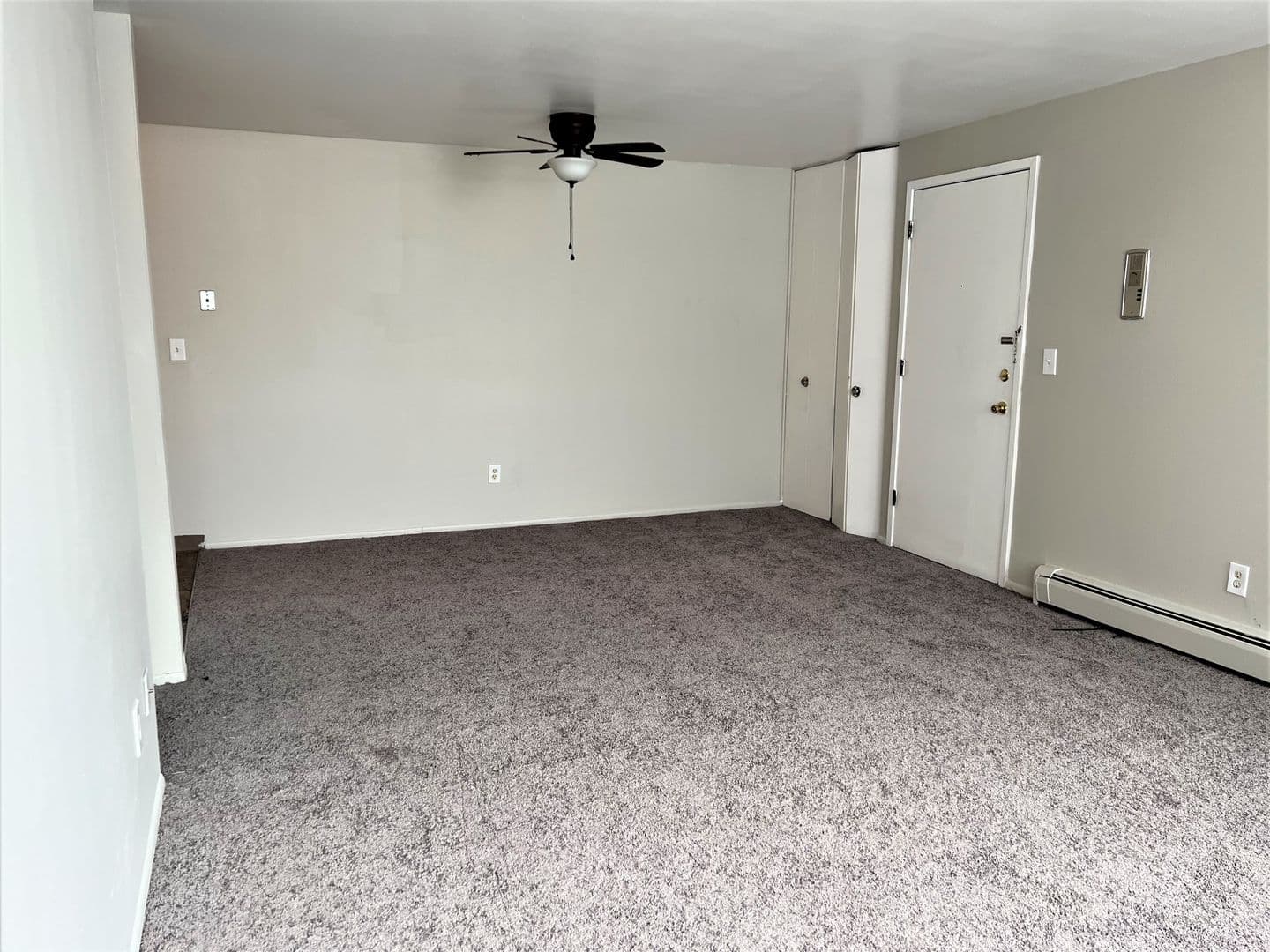 Roseville Apartment: 16840 E Eleven Mile Rd