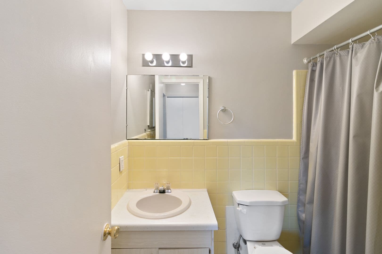 New Baltimore Apartment: 50980 Jefferson