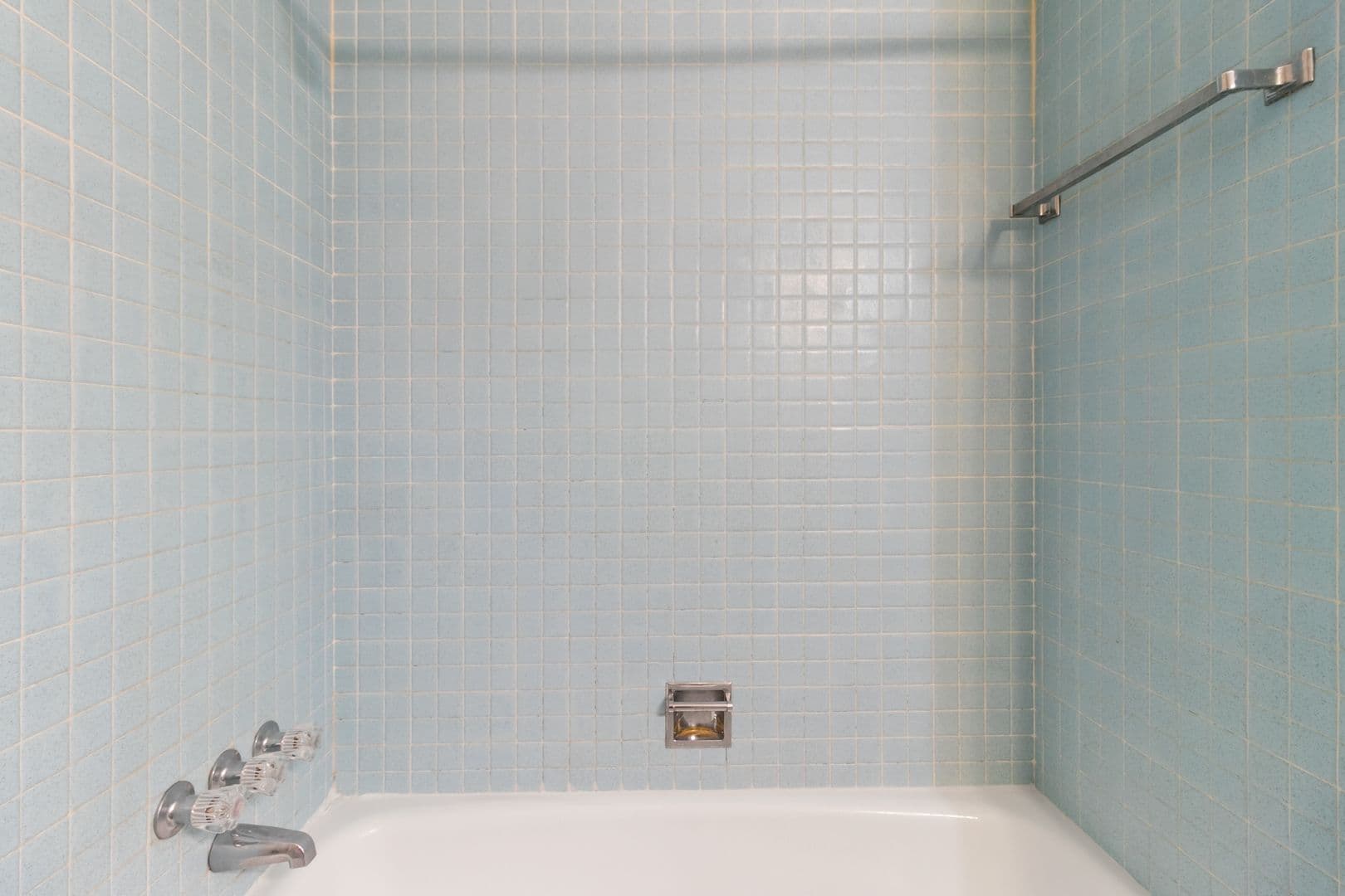 Roseville Apartment: 16840 E Eleven Mile Rd