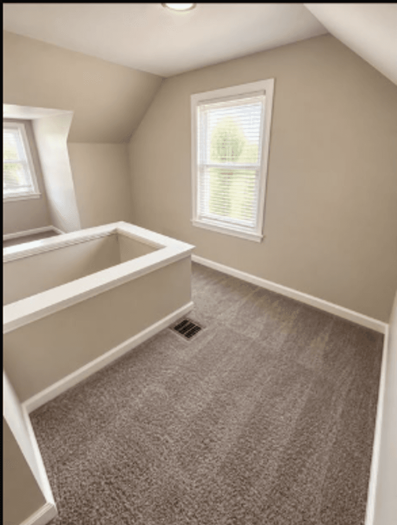 Harper Woods House: 19358 Beaconsfield