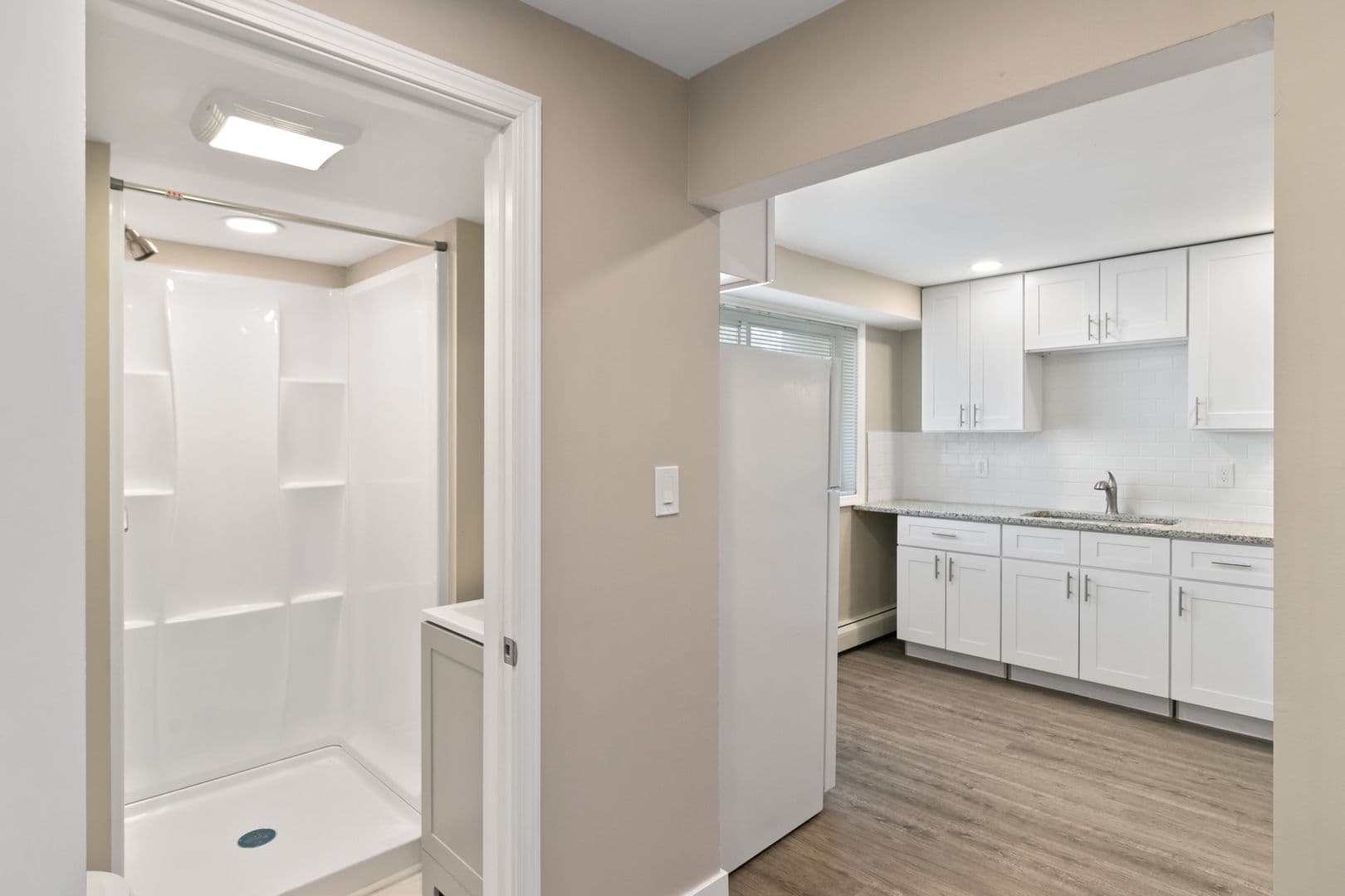Utica Apartment: 45835 Brownell