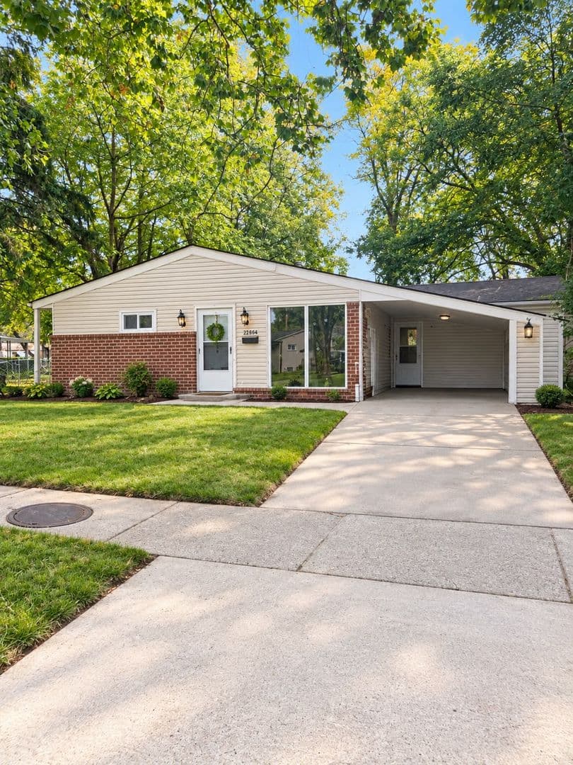 Dearborn Heights House: 22824 Brookside