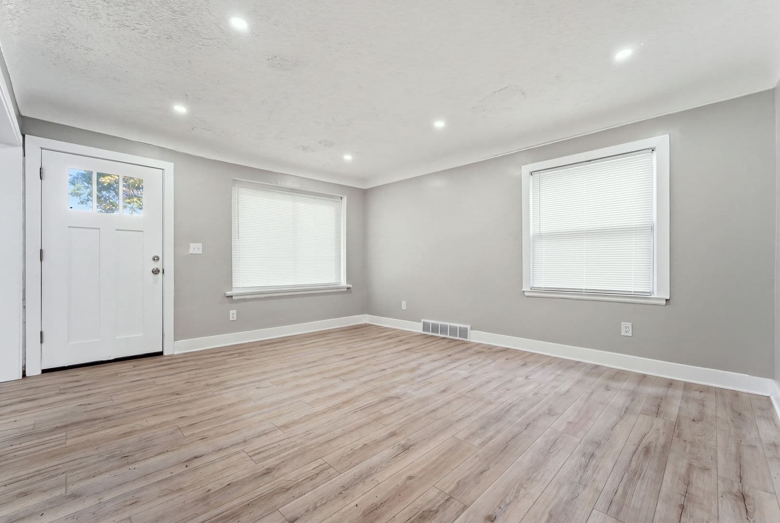 Oak Park House: 13741 W. 10 Mile