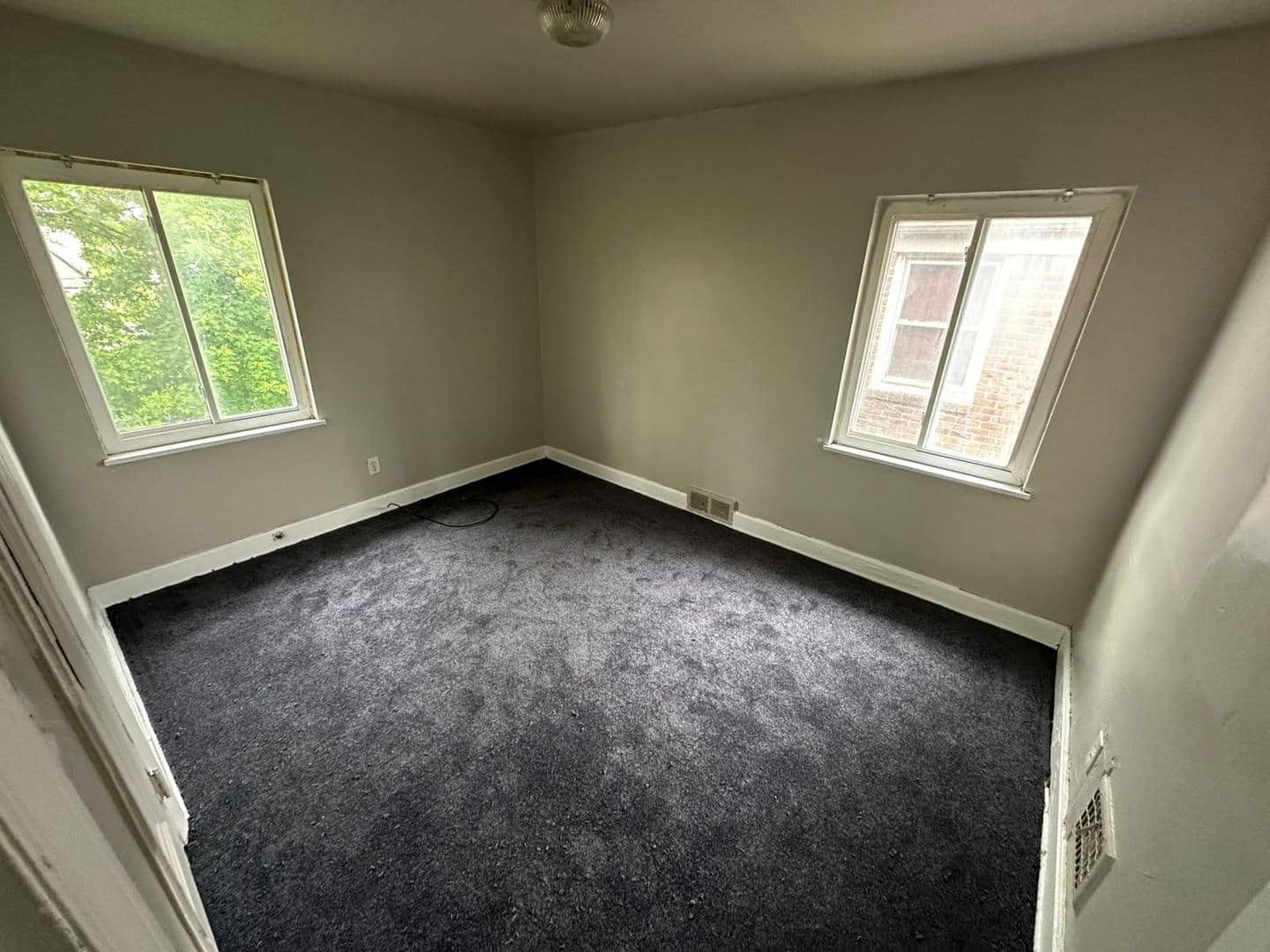 Detroit Apartment: 14262 Coyle
