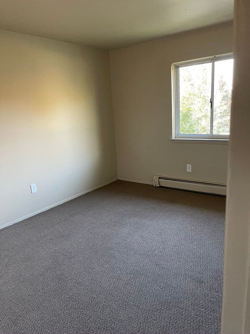 Warren Apartment: 11500 Warren Blvd