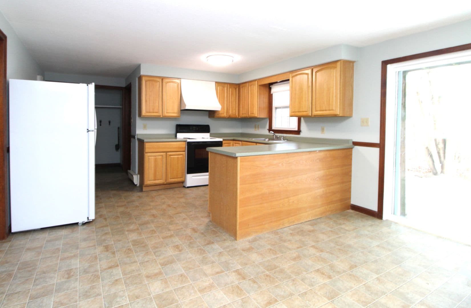Scarborough Apartment: 30 Winnocks Neck Rd