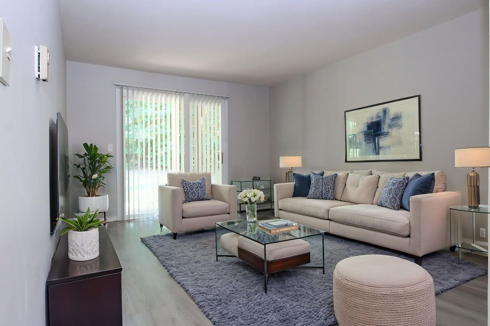 Gray Apartment: 29 Center Road