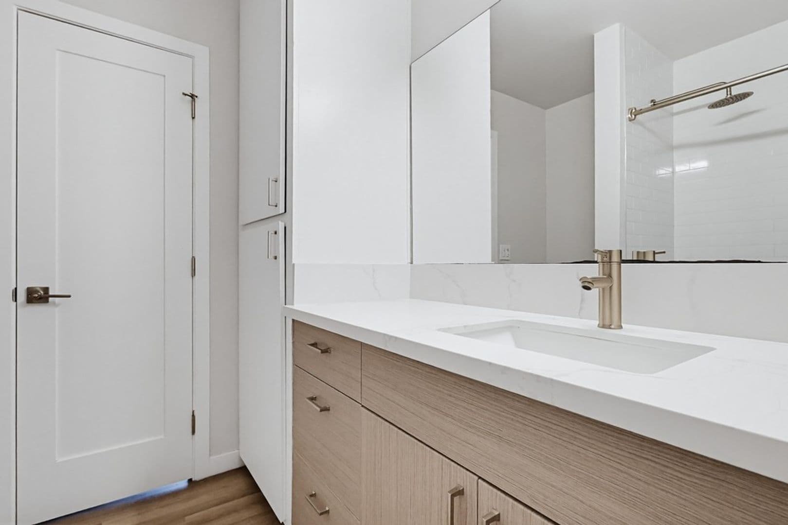 Lomita Apartment: 25829 Viana Avenue