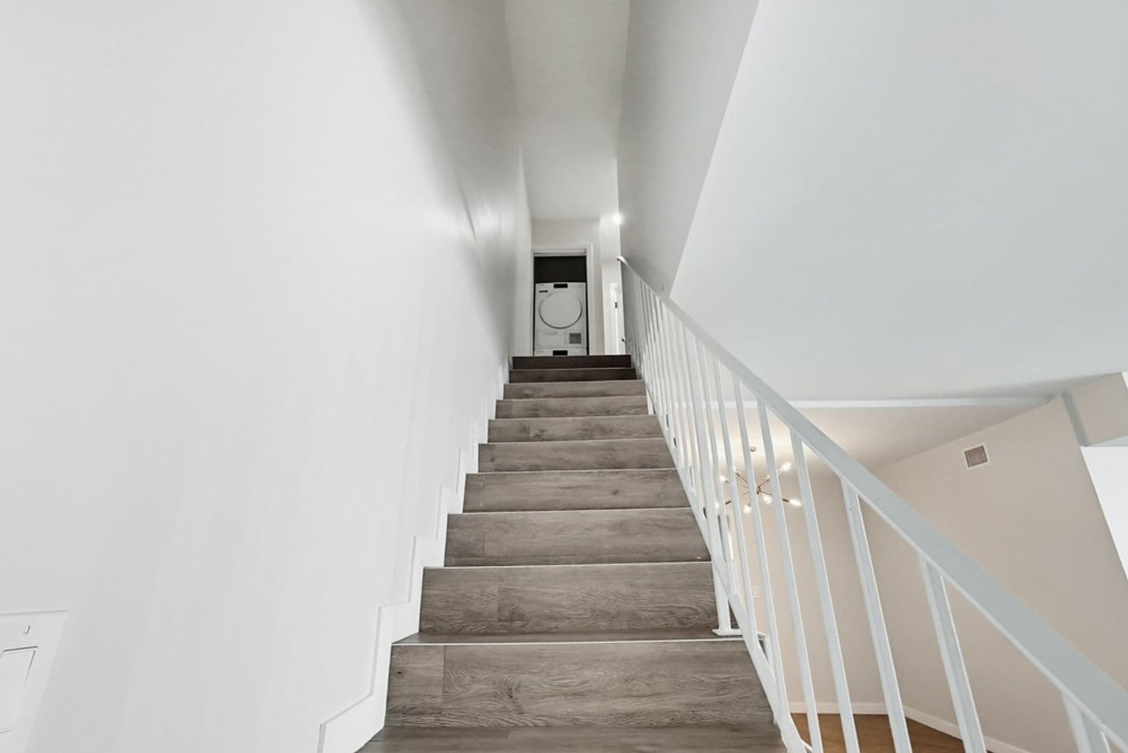 Culver City Apartment: 6175 Canterbury Drive