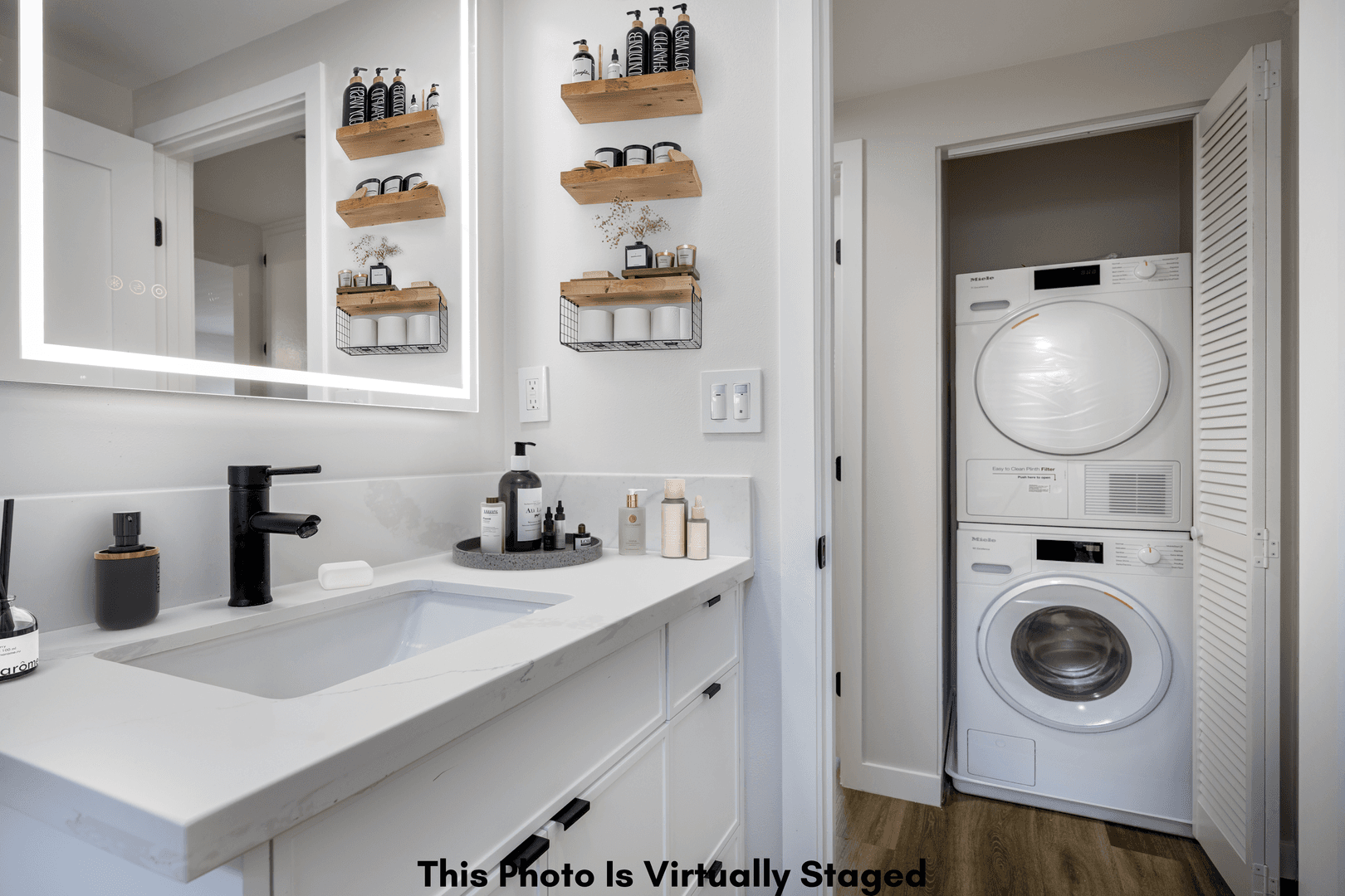 Redondo Beach Apartment: 1321 Amethyst Street