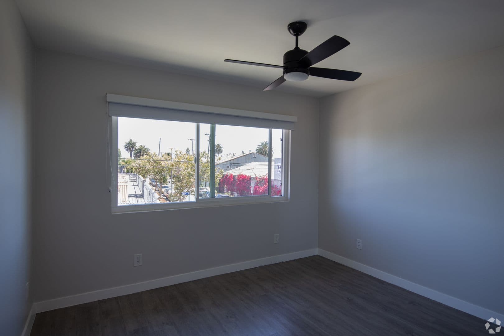 Los Angeles Apartment: 354-356 4th Avenue