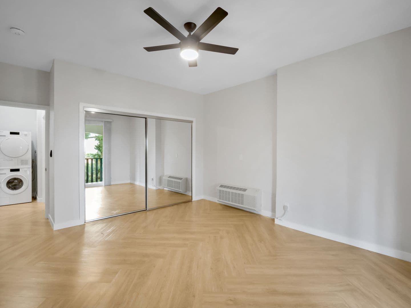 Culver City Apartment: 6175 Canterbury Drive