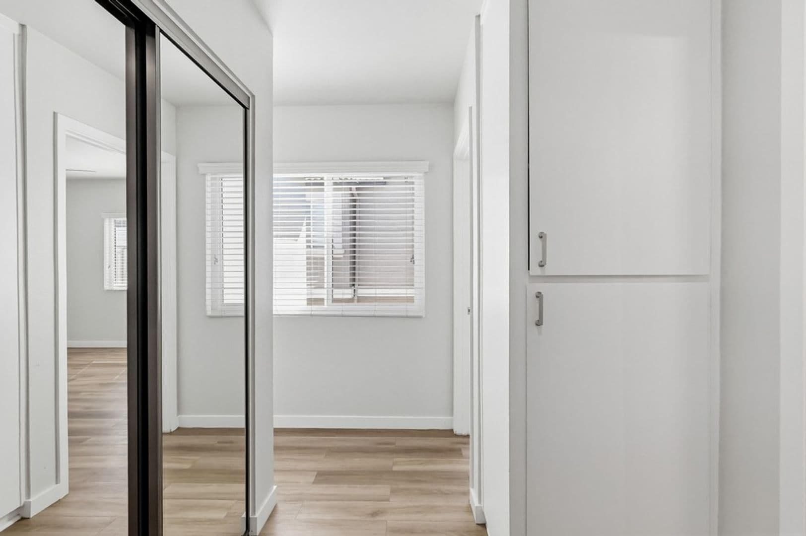 Lomita Apartment: 25829 Viana Avenue