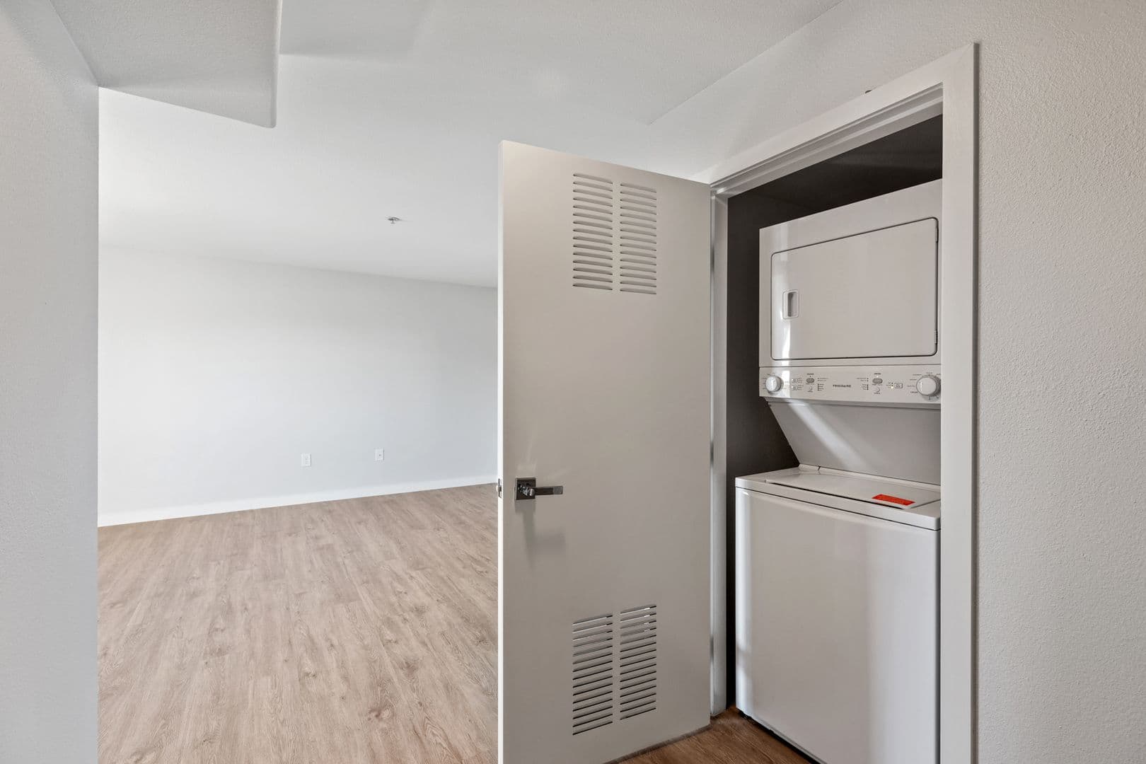 Northridge Apartment: 18425 Malden Street
