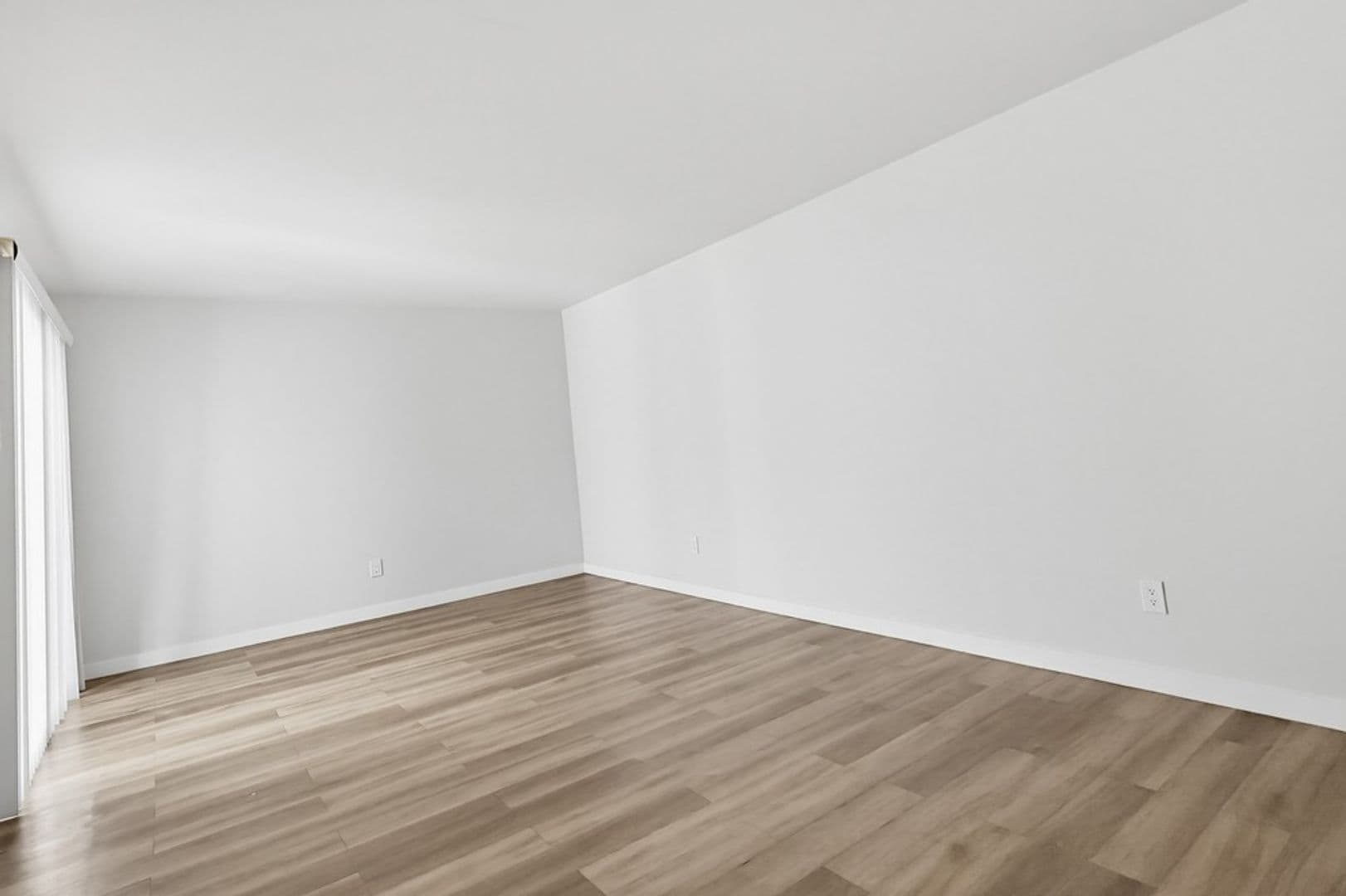 Lomita Apartment: 25829 Viana Avenue