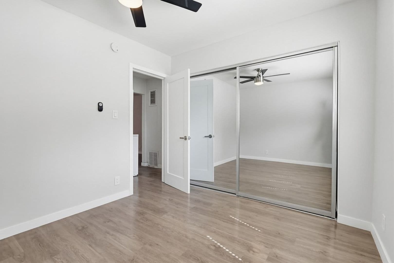 Sherman Oaks Apartment: 4957 Kester Avenue