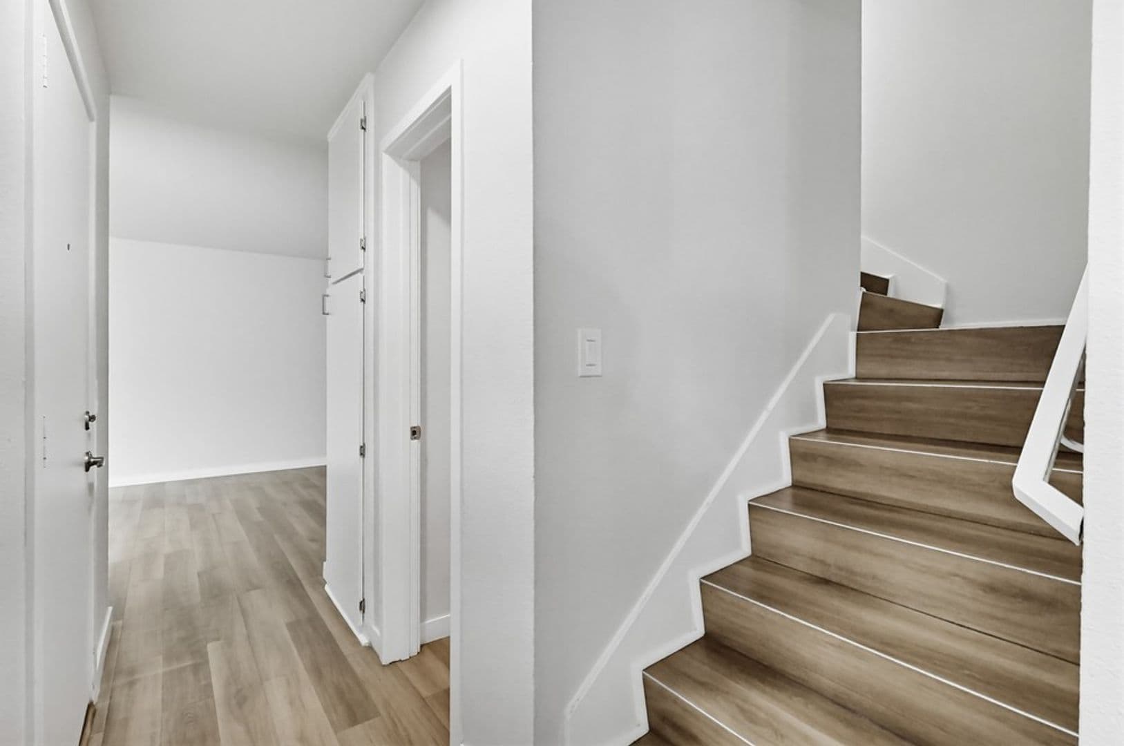 Lomita Apartment: 25829 Viana Avenue