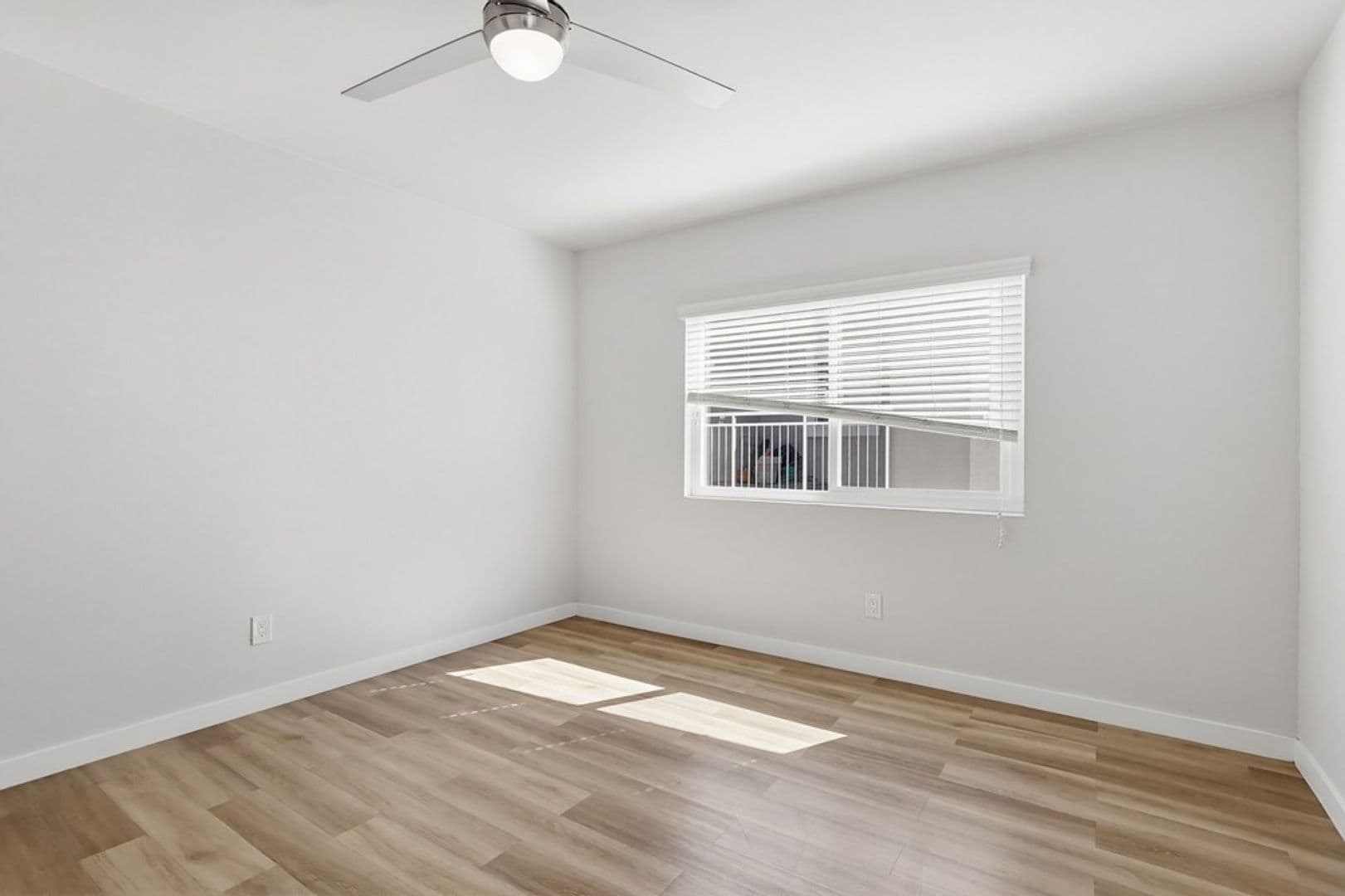 Lomita Apartment: 25829 Viana Avenue