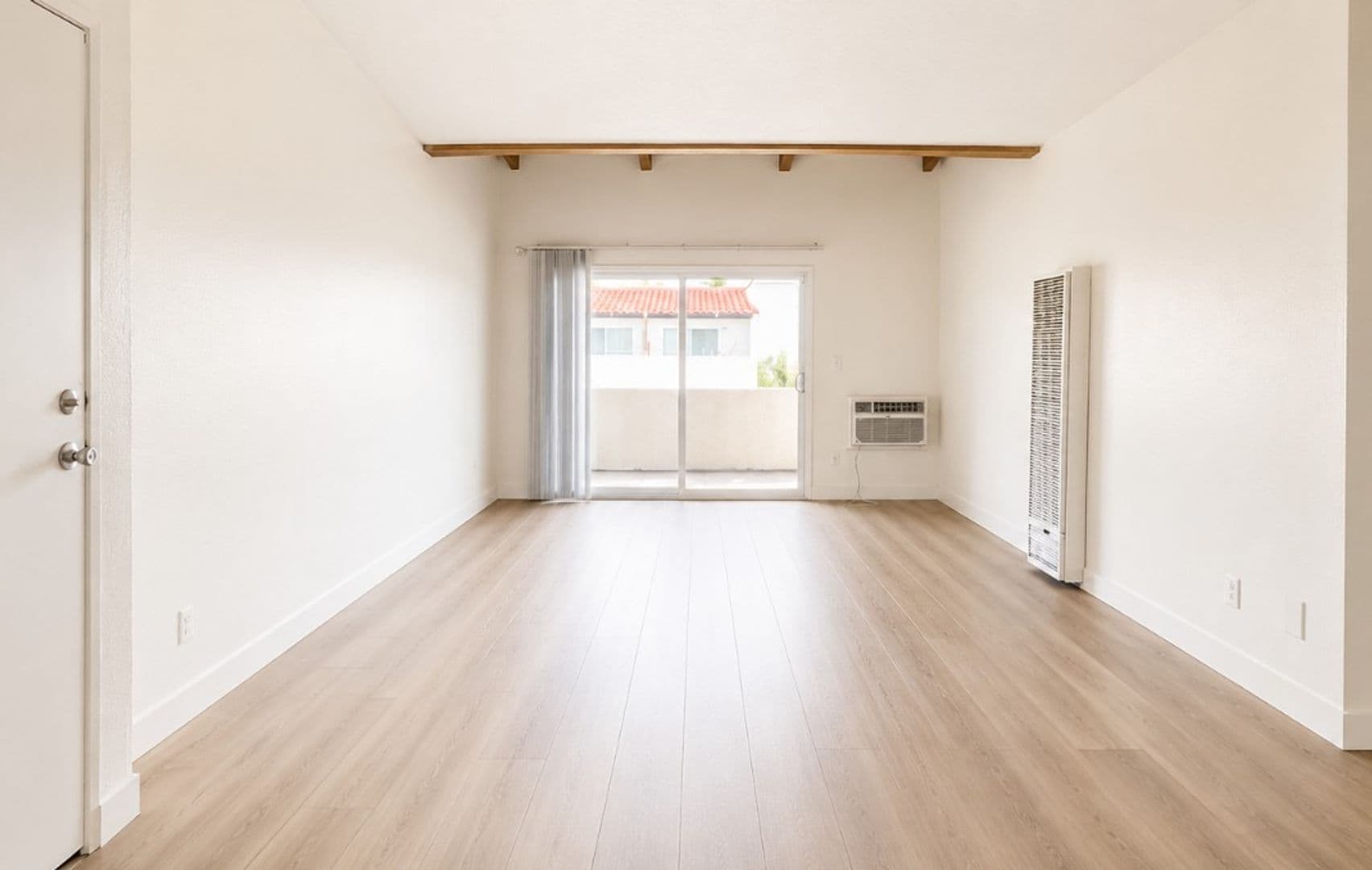 Anaheim Apartment: 2611 W. Baylor Circle