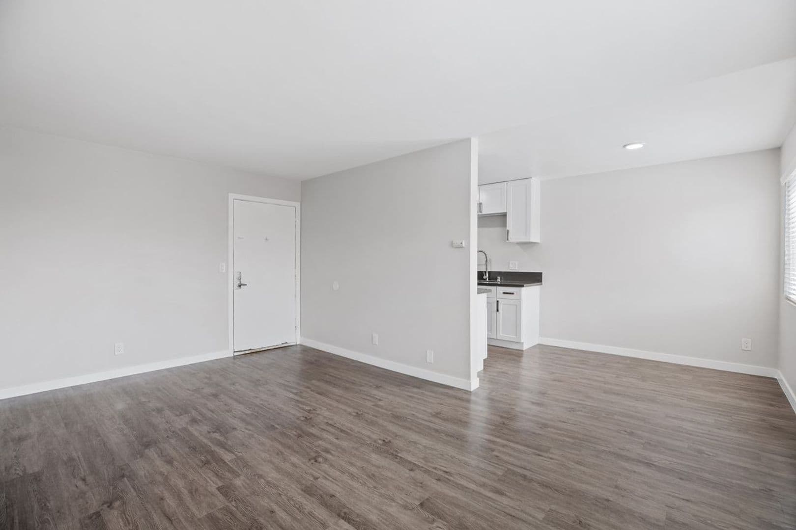 Gardena Apartment: 844 W. 164th Street