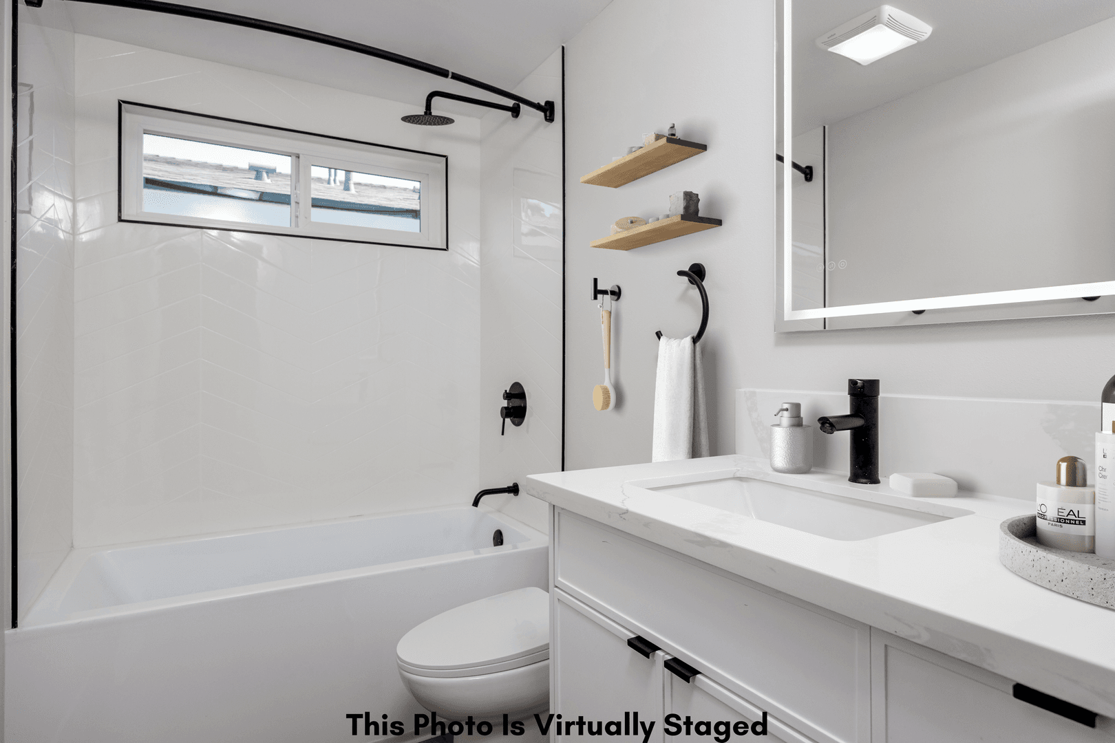 Redondo Beach Apartment: 1321 Amethyst Street