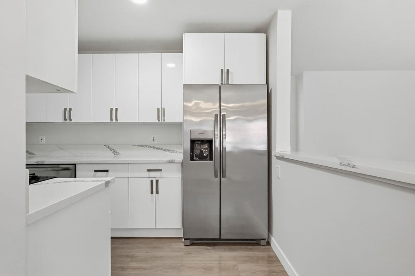 Sherman Oaks Apartment: 4957 Kester Avenue