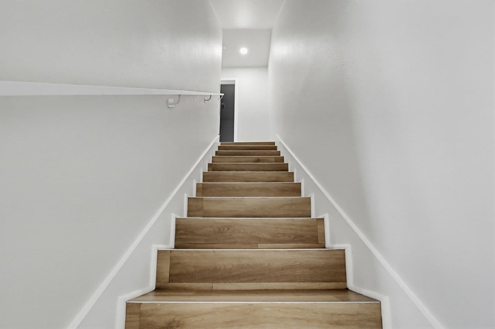 Lomita Apartment: 25829 Viana Avenue