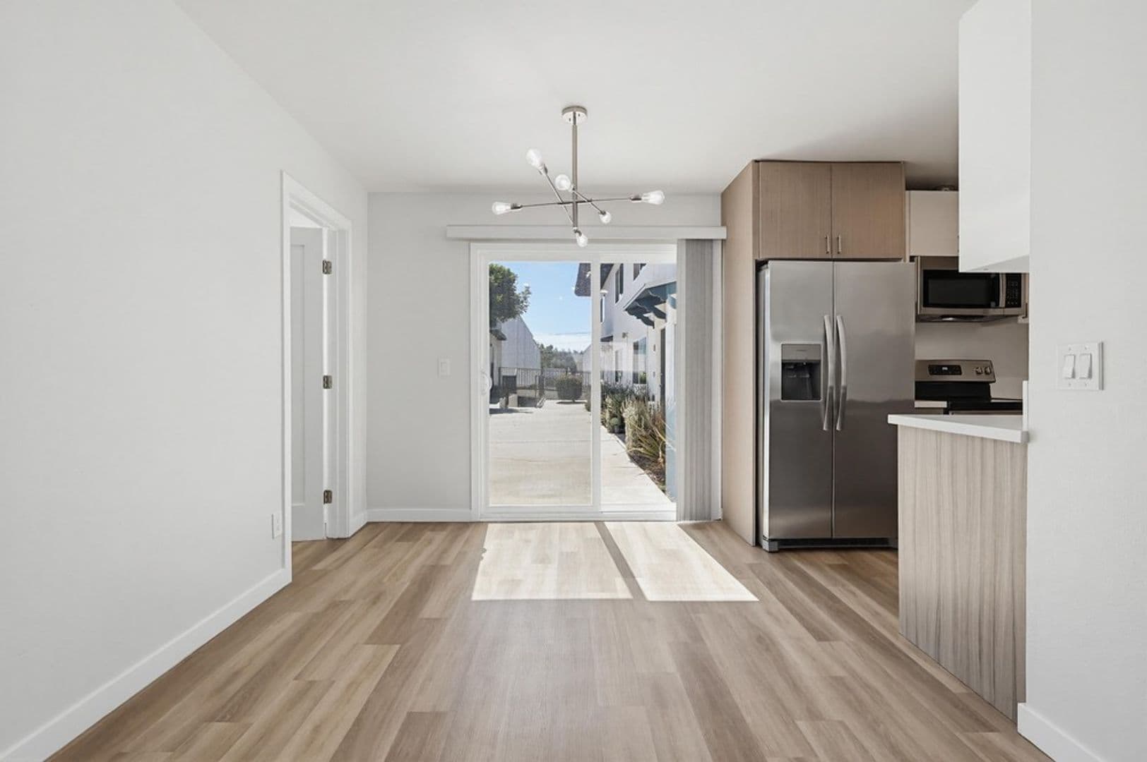 Lomita Apartment: 25829 Viana Avenue