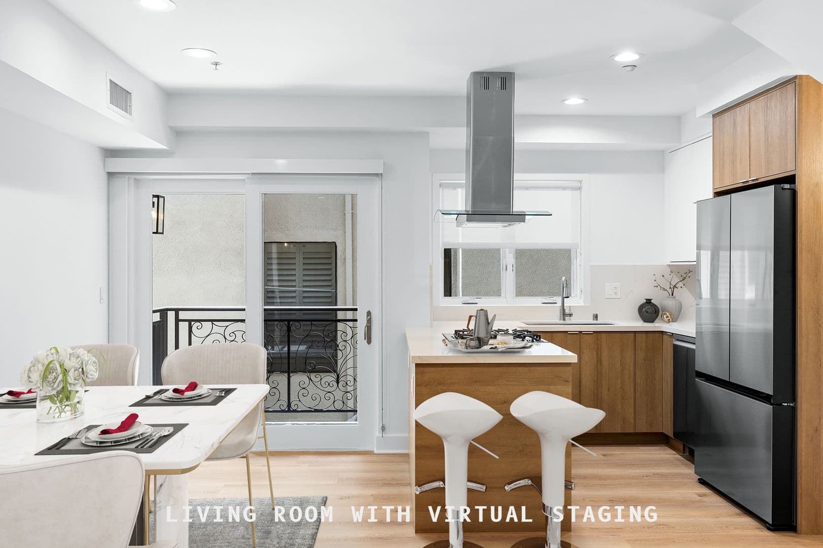 West Hollywood Apartment: 8833 Cynthia Street