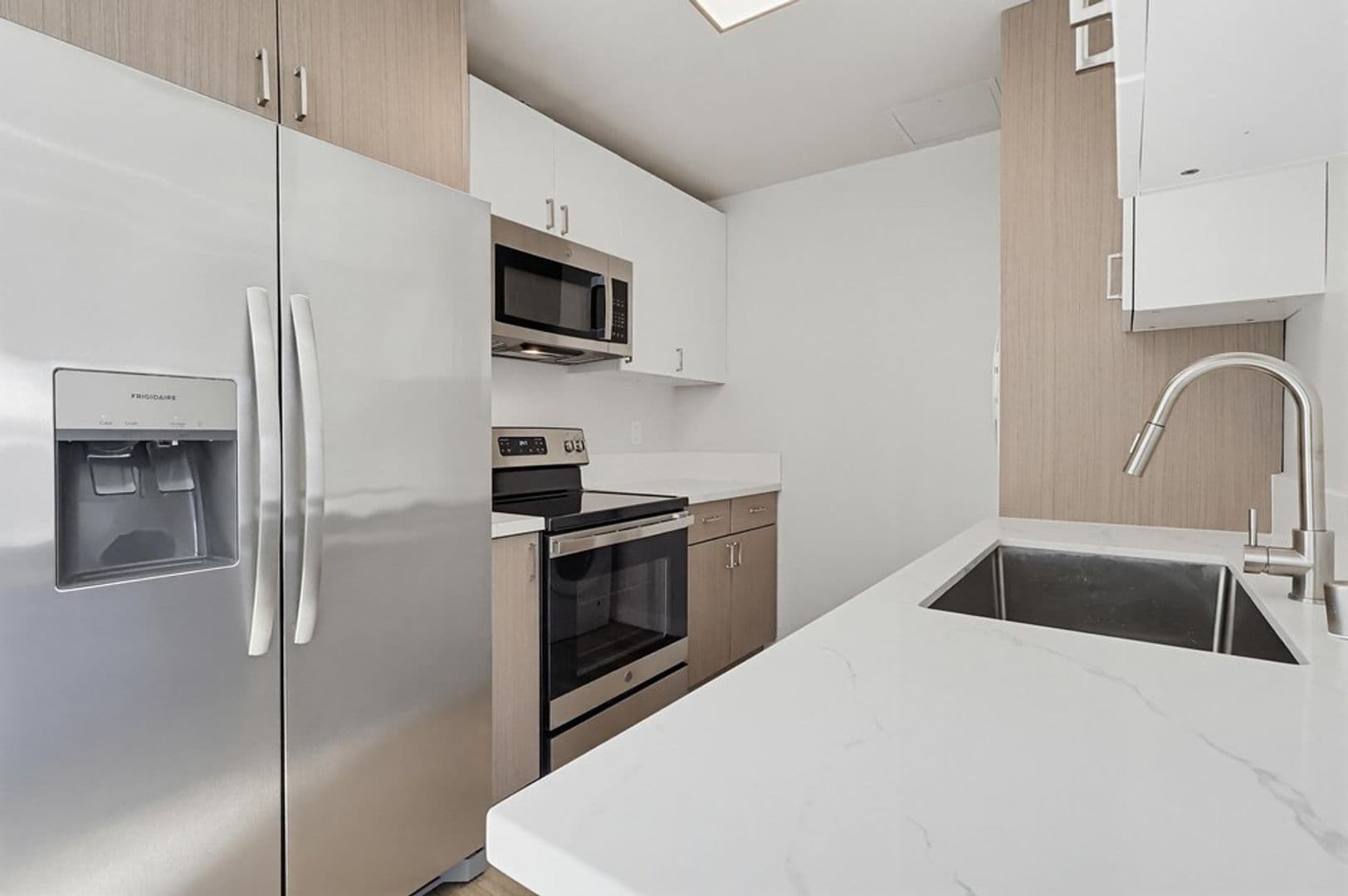 Lomita Apartment: 25829 Viana Avenue