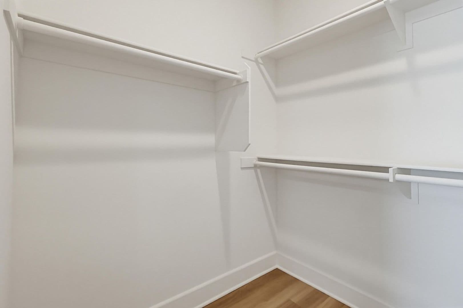 North Hollywood Apartment: 11011 Huston Street