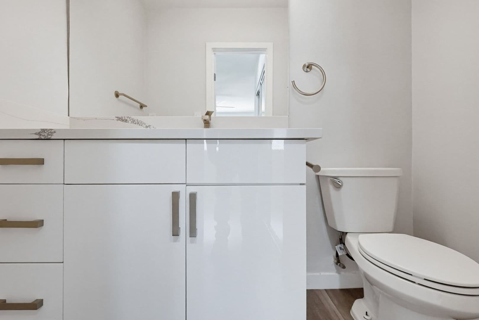 Sherman Oaks Apartment: 4957 Kester Avenue
