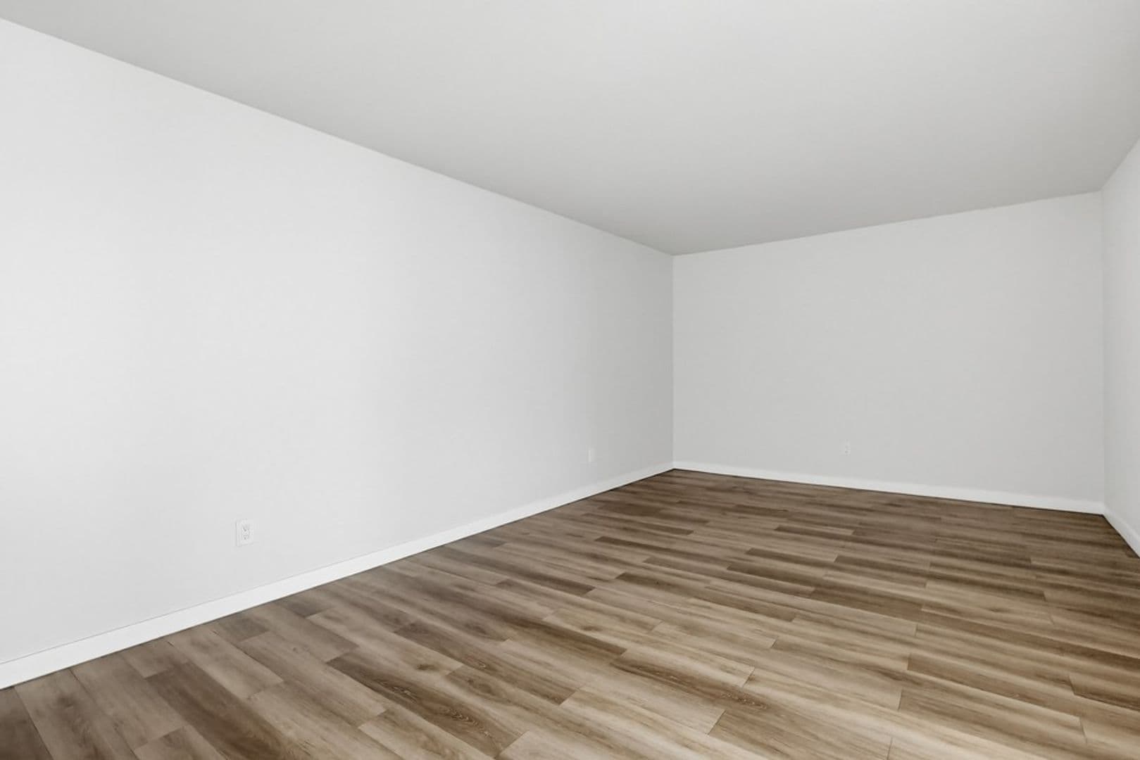 Lomita Apartment: 25829 Viana Avenue