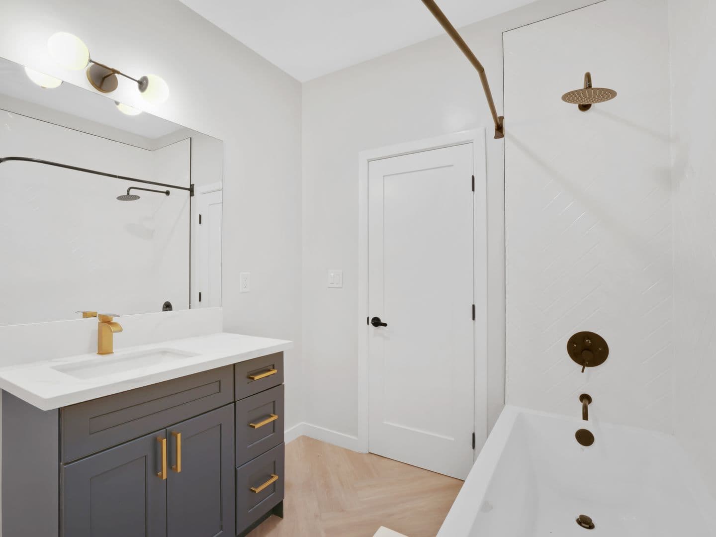 Culver City Apartment: 6175 Canterbury Drive