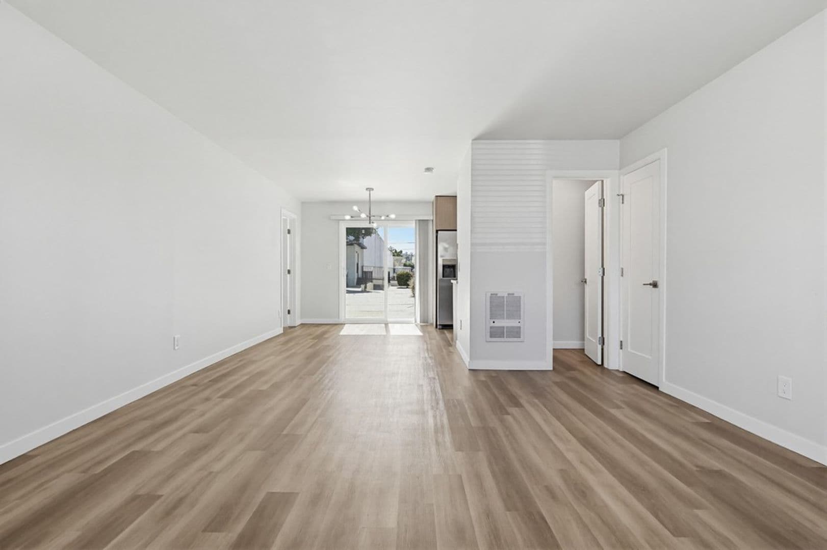 Lomita Apartment: 25829 Viana Avenue