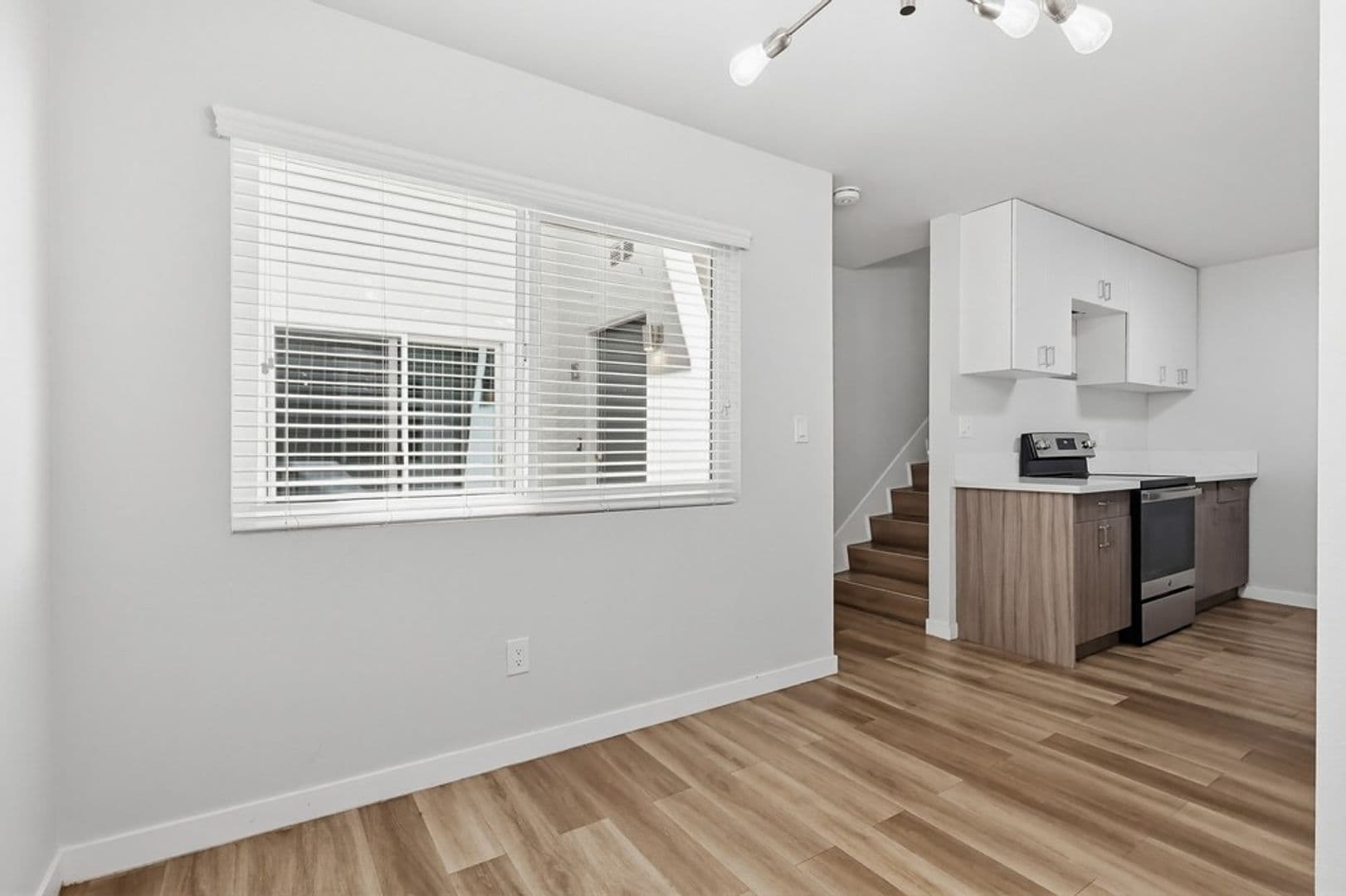 Lomita Apartment: 25829 Viana Avenue
